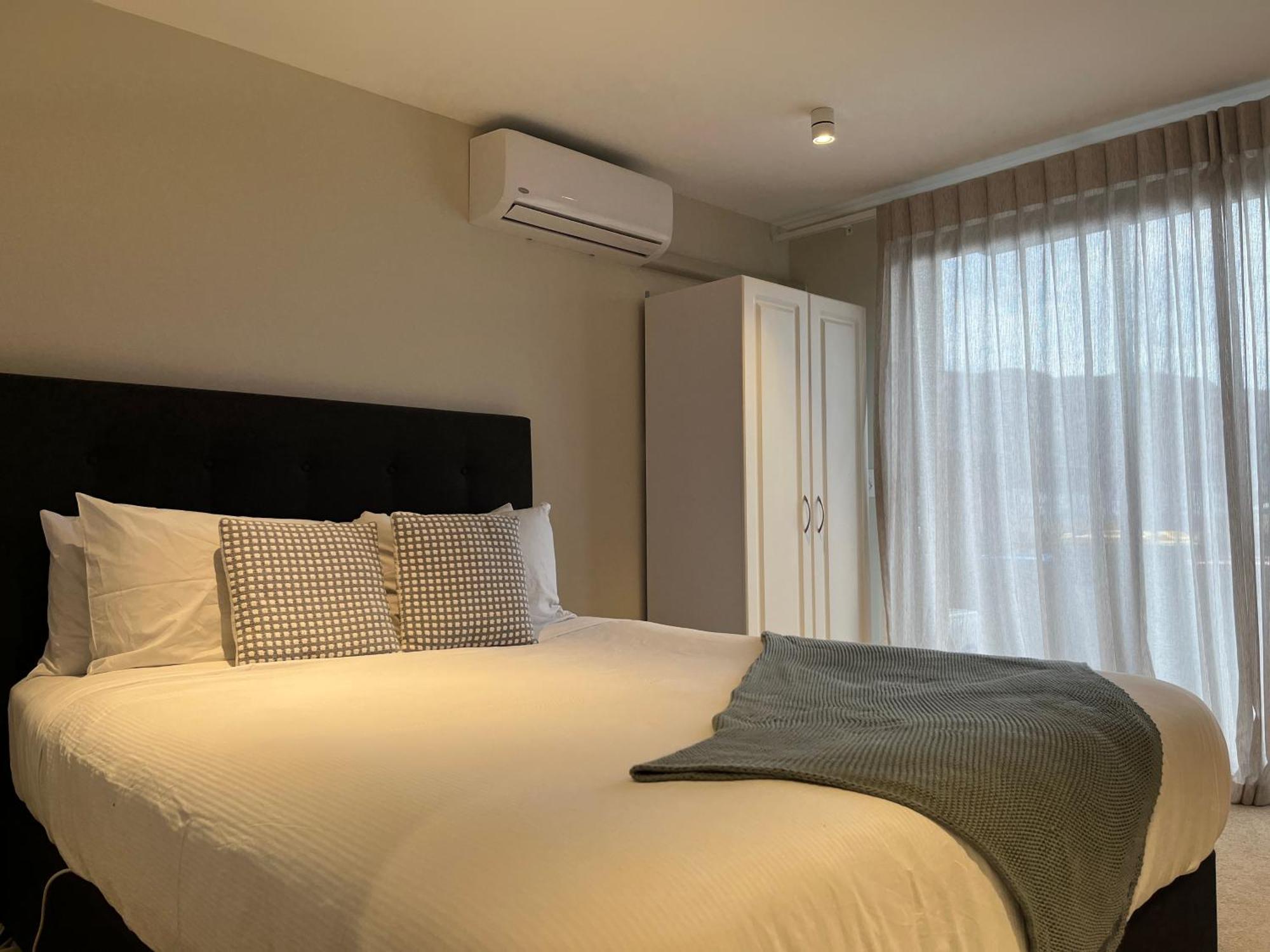 Queenstown Studio - 5Mins To Airport - Aircond - Free Wifi - Walk To Centre Luaran gambar