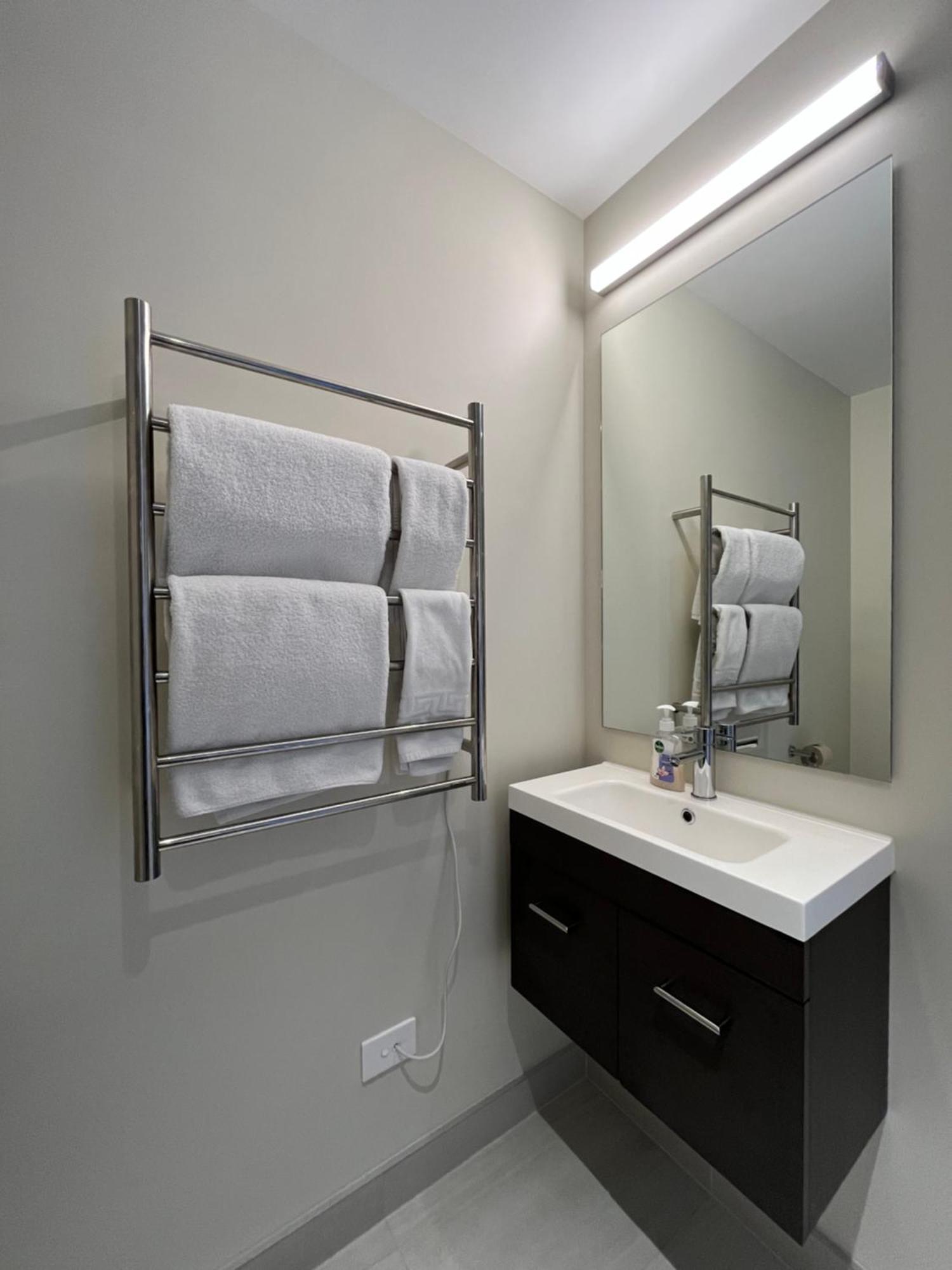 Queenstown Studio - 5Mins To Airport - Aircond - Free Wifi - Walk To Centre Luaran gambar